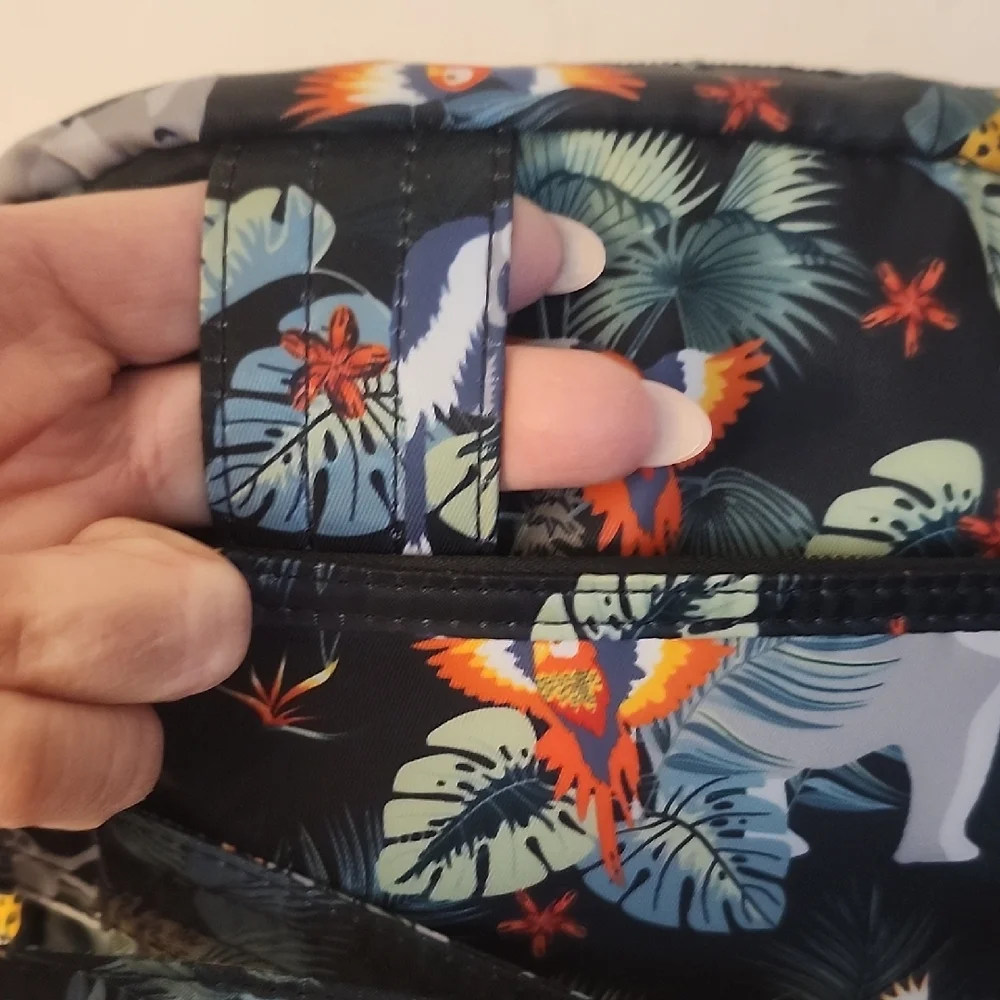 lug switch crossbody